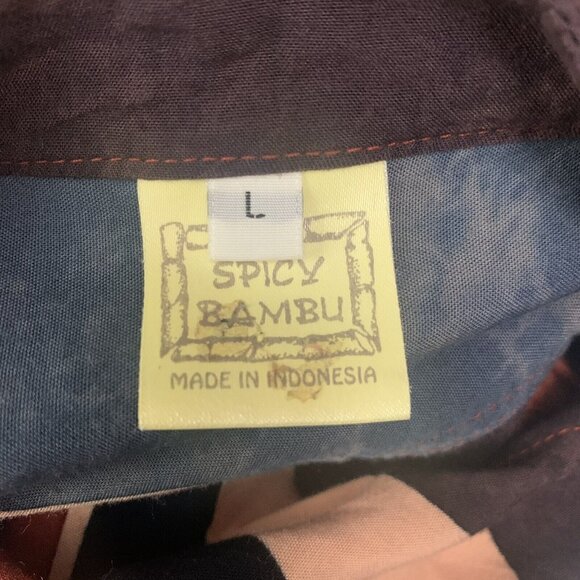 Spicy Bambu Size Large Blouse Multicolor Abstract Print Short Sleeved Button Up - Picture 3 of 4